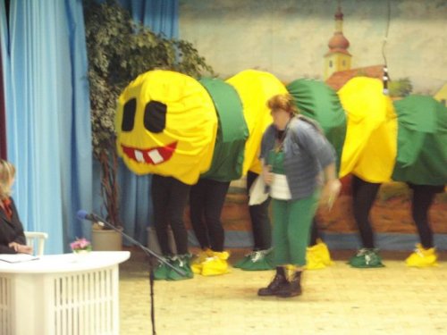 Hraje celá dědina aneb S veselou myslí na nesmysly. - 18.3.2006